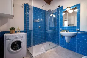 Holiday home with a magnificent view and privacy - Image 2