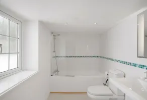 A traditional seaside cottage, with sea views and an easy walk to Portreath. - Image 3