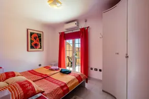 Casa Golfin Holiday Home with Garden View, Wi-Fi and Terrace - Image 5