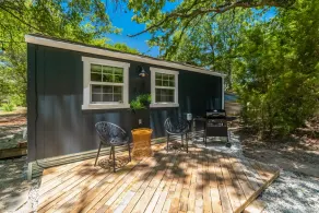 Chic PRIVATE cabin in the woods --> queen bed, deck, high-speed Wifi - Image 5