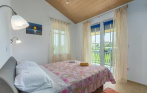 Studio Apartment Ljiljana II with Balcony and Sea View - Image 4