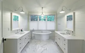 5-year old, Luxury Build on Joe! Immaculate Main + Guest Cottage! Tennis! - Image 3