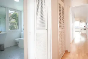 Bel appartement paisible et ensoleillé face à la mer avec une vue imprenable - Image 2