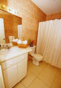 Condo Suites in der Nähe von Dover Beach und Nachtleben in St. Lawrence Gap - Image 3