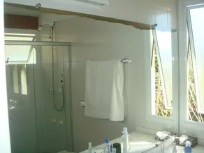 Haus mit 4 Suiten in einer geschlossenen Wohnanlage zu Fuß in den Sand - Guaratuba - Image 2