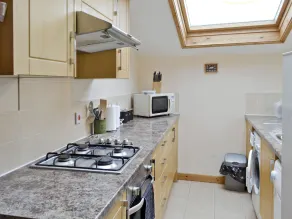 2 bedroom accommodation in Flamborough - Image 5