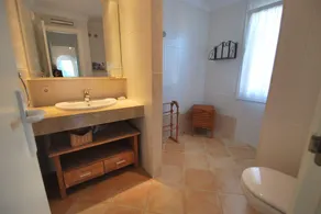 Maison avec piscine privée, climatisation, internet - Image 4