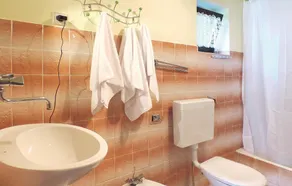 Impresionante casa de 4 habitaciones en Trgetari. - Image 3