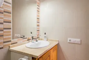 Air-Conditioned Apartment Close to the Beach with Pool, Terrace, Garden & Wi-Fi - Image 2