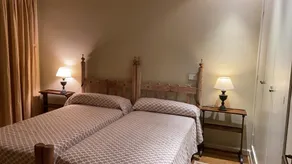 Casa con Magníficas Vistas y Acceso Privado al Embalse del Burguillo - Image 4