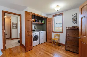 Family owned and operated spacious Farm House with a modern decorative flair. - Image 2