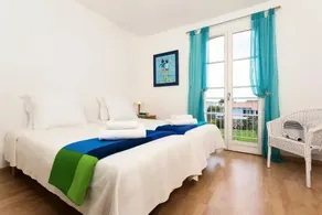 Kinderfreundliche Villa mit Terrasse, Garten und privatem Pool | Golfplatzblick - Image 4