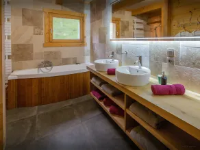 Rummeligt sommerhus med pool, hottub og sauna. WiFi - OVO Netværk - Image 3