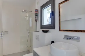 Villa con griglia, piscina privata e terrazza | Vista sull'acqua - Image 2