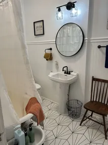 Newly remodeled studio near downtown Brenham - Image 3
