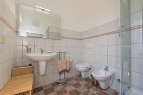 Apartment 'Appartamento Sole' with Shared Garden, Wi-Fi, and Air Conditioning - Image 2
