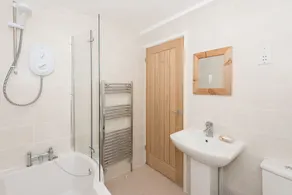 Belle maison moderne dans un excellent emplacement - Image 2