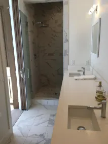 Luxury 3 Bedroom Condo Amazing Views & Unbeatable Downtown Location - Image 2