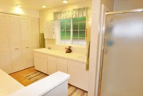Private One-Acre Woahink Lake View Retreat, Hot Tub & Dock Access - Image 2