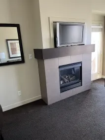 Lake Okanagan waterfront Condo. Large dock with pool and hot tub Reg #H015247536 - Image 2