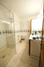 Hus med privat trädgård och fruktträdgård - Image 4