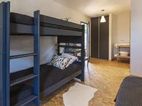 Spacious Sologne Retreat: Accessible, 5 En-Suite Bedrooms, Parking, BBQ, Pet-Friendly - Image 5