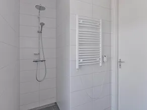 Lägenhet vid vattnet med terrass - Image 3