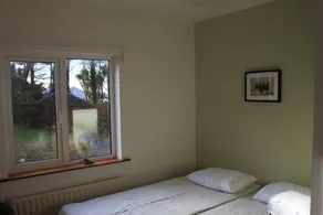 Cottage near the beach with sea views - Image 2