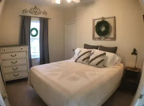 Guest suite in the woods with private entry - Image 4