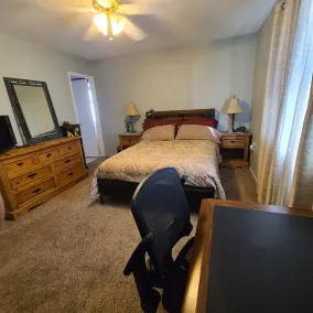Only 4.8 miles from State Farm- Cardinals- stadium. Lovely 2+ bedroom home - Image 5