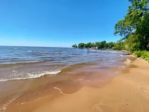 2BR Lakefront Cabin, Sandy Beach, Kayaks, Docks, Hammock Chairs & Firepit - Image 5