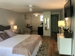 Cherry Blossom Hill, completely renovated and newly decorated - Image 4