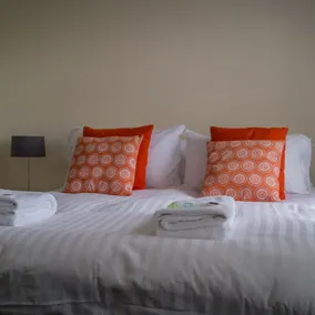 The Roman Gathering 5 Bed - Sleeps 12 City Centre - Image 5