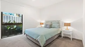 NEUE AUFLISTUNG! Zeitgemäße und schicke, private Terrassen auf beiden Ebenen, zu Fuß zum Dorf - Image 3