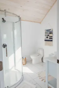 Stunning Guesthouse in historic Georgetown w/hot tub! - Image 4