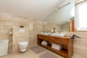 Villa Laetitia only 15 min drive from historical center - Image 3