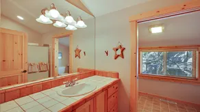 19 Deer Lane-Sunriver, Oregon: Hot Tub, BBQ, WiFi, SHARC Aquatics, Tubing Hill, Mt. Bachelor, Golf, Deschutes River, Tennis, Cykelstier - Image 3