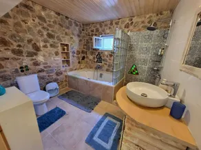 Eco-Friendly Villa - Hot Tub Forest & Sea Access - Image 4