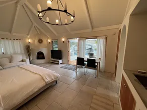 Charming, Private, Poolside Cottage - Image 3