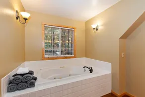 Big 10 Luxury Cabin/Walk to Snow Summit- HotTub - Image 3