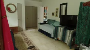 Large Room w use of pool/tennis in Spacious home - Image 3