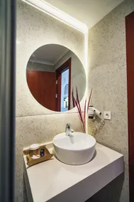 Leila Cunda Hotel & Coffee  - Image 3