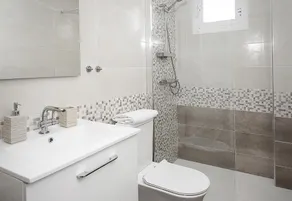 Appartamento vacanze \"Casa Chana\" con terrazza, piscina condivisa e Jacuzzi - Image 5