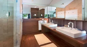 Beautiful Contemporary Beachfront House On Gibbs Beach - Image 3