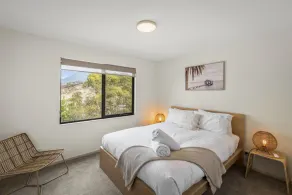 Tree Top Views - Magnificent 4 Bedroom House - 3 Minutes to MONA - Image 5