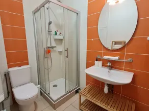Maison années 30 avec jardin, piscine, proximité Loire, 4 chambres, vélos, idéale familles/amis - Image 2