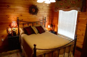 Cozy Lake Cabin with Great Water View - Image 2
