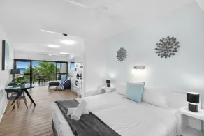 Luxury Escape in Trinity Beach! - Image 4