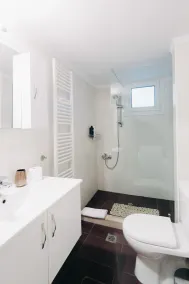 Best House Saint John, New Port of Patras - Image 4