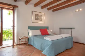 Finely furnished farmhouse with parking, wi-fii, garden and breathtaking view! - Image 4